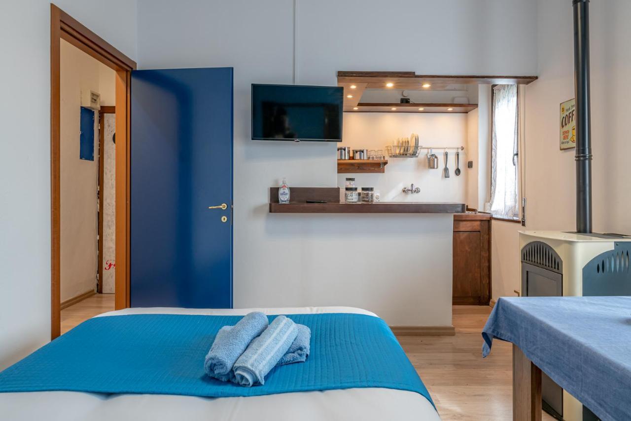 Bilocale Blue Relax Apartment Erba Exterior photo