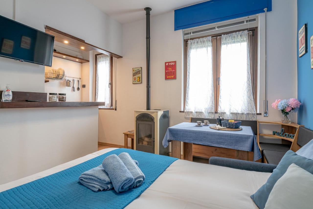 Bilocale Blue Relax Apartment Erba Exterior photo