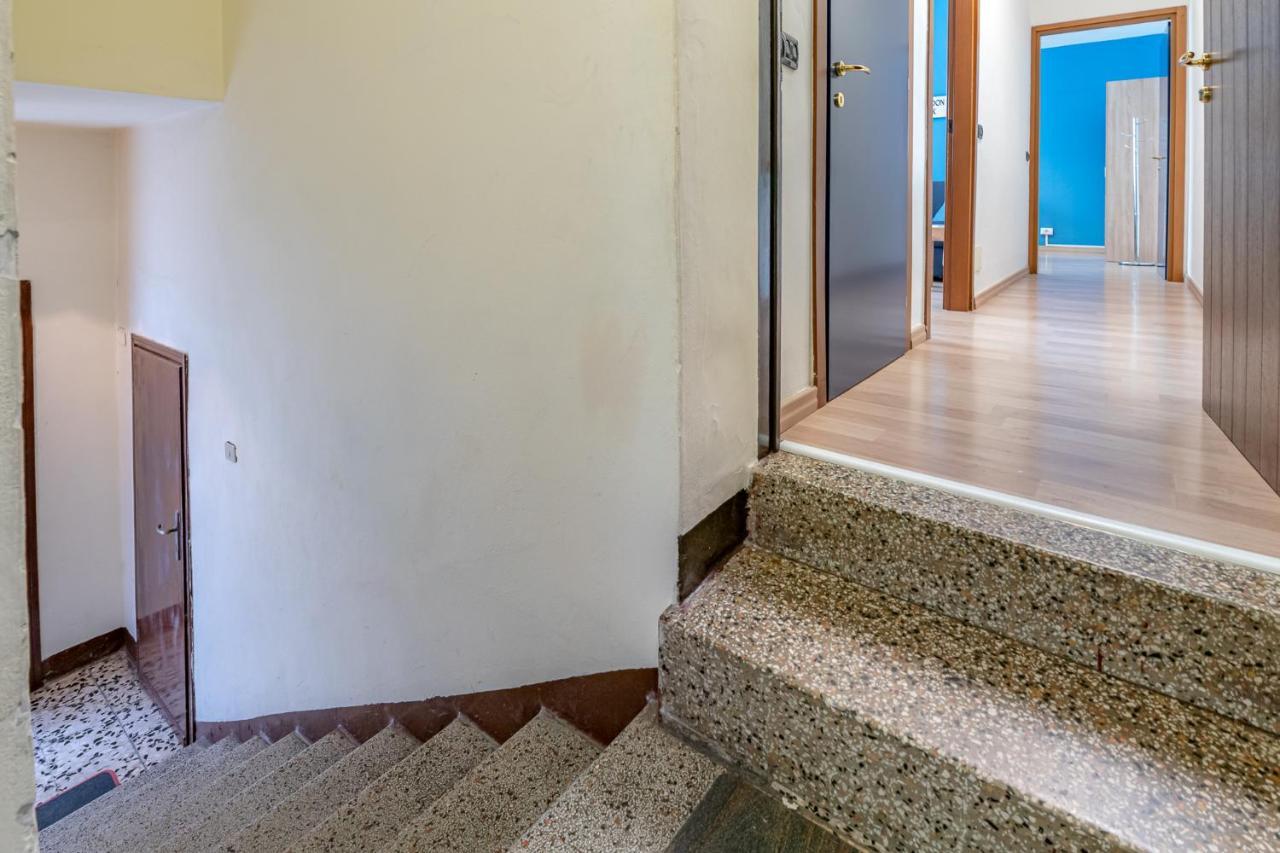 Bilocale Blue Relax Apartment Erba Exterior photo